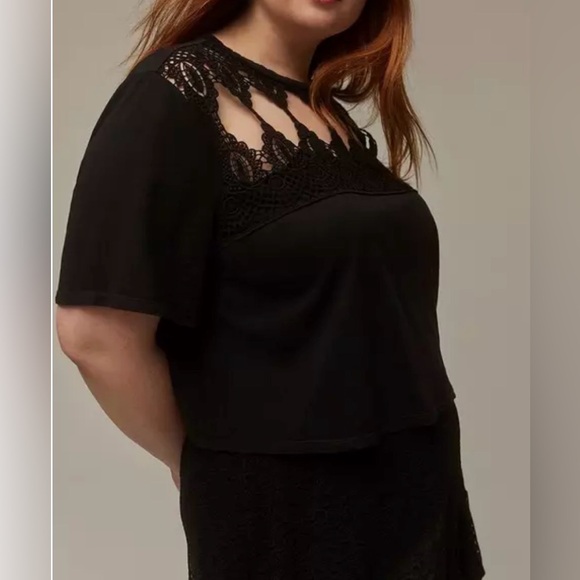 NWT Torrid Festi cotton jersey cutout crew neck cropped tee, Torrid size 4 - Picture 5 of 9